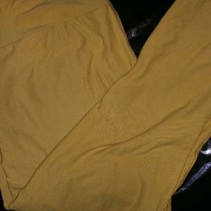 Solid mustard leggings